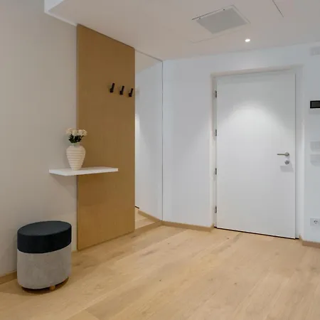 Serviced By De Charme Appartement *