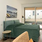 Serviced By De Charme Apartman *