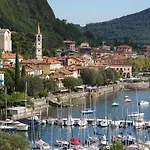 Serviced By De Charme Apartman Laveno