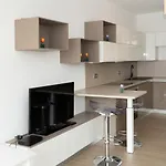 Serviced By De Charme Apartman