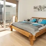 Serviced By De Charme Apartman *