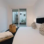 Serviced By De Charme Apartman *