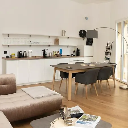 Serviced By De Charme Apartment