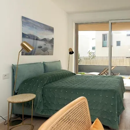 Serviced By De Charme Apartment *