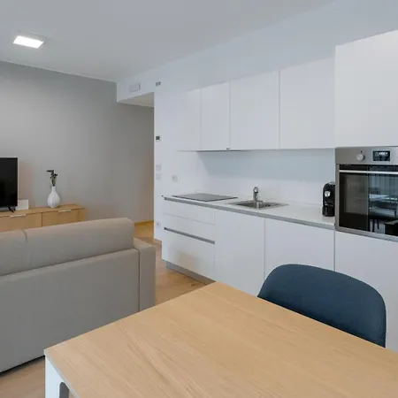 Serviced By De Charme Apartment *