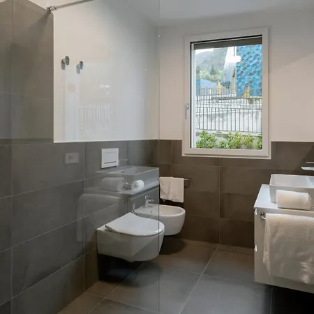 Serviced By De Charme *