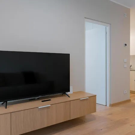 Serviced By De Charme Laveno