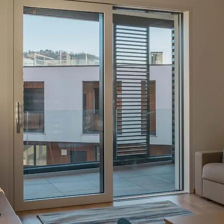 Serviced By De Charme Apartment Laveno