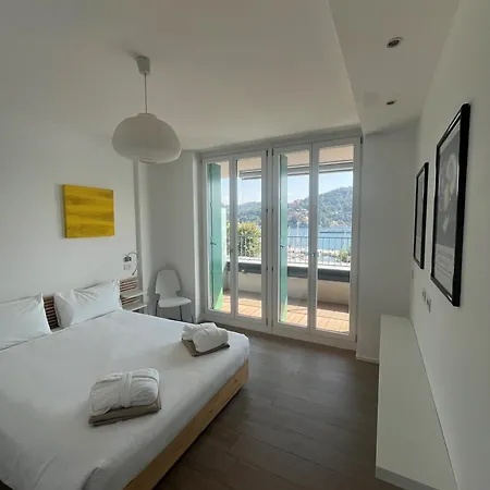 Serviced By De Charme Laveno