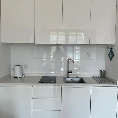 Apartment Serviced By De Charme Laveno