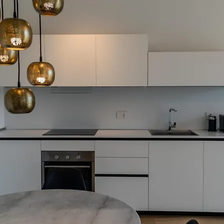 Serviced By De Charme Apartamento *