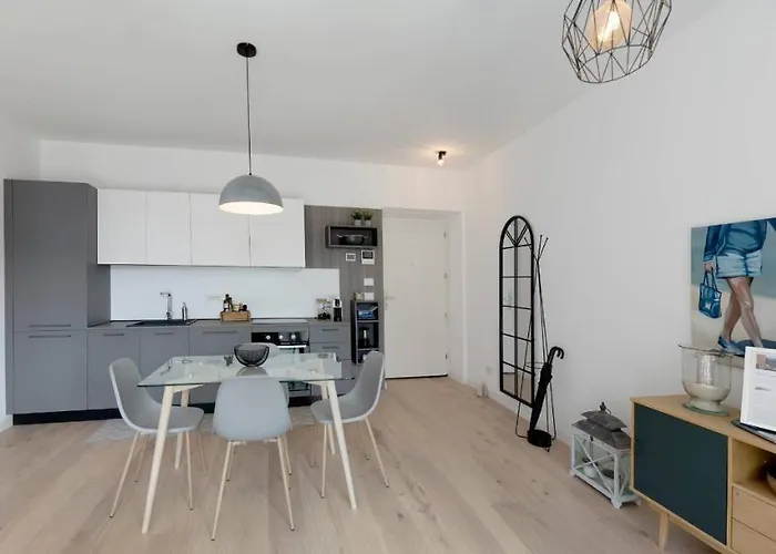 Serviced By De Charme Apartament Laveno