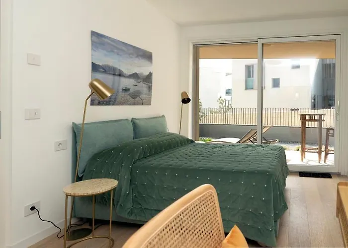 Serviced By De Charme Apartament *