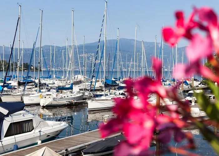 Serviced By De Charme Laveno