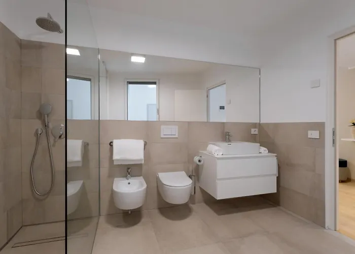 Apartament Serviced By De Charme Laveno