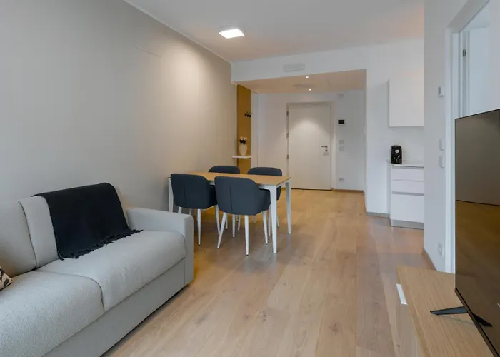 Serviced By De Charme Apartament *