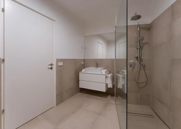 Serviced By De Charme Apartament Laveno