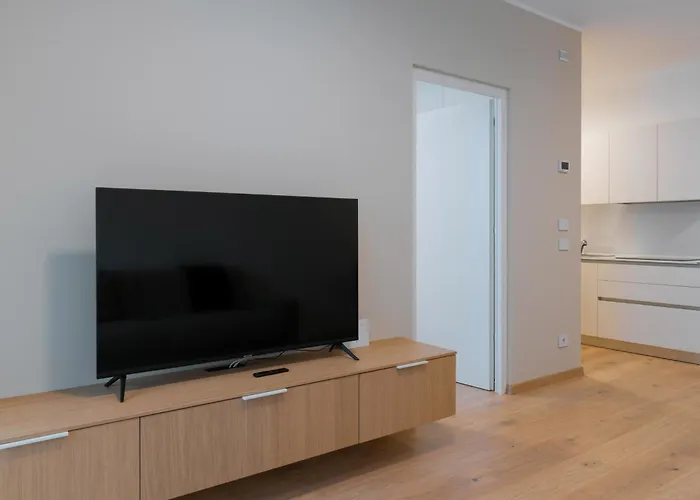 Serviced By De Charme Laveno