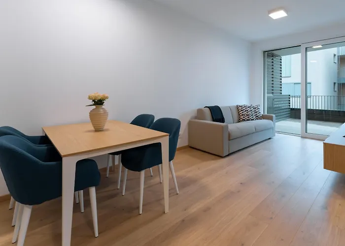 Serviced By De Charme Apartament