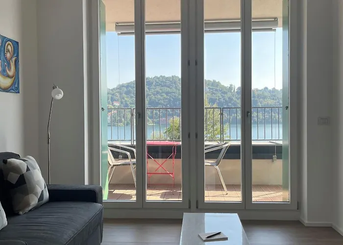 Serviced By De Charme Laveno