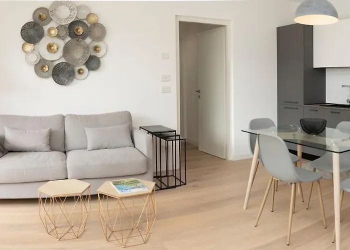 Serviced By De Charme *