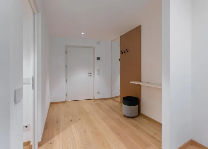 Serviced By De Charme *